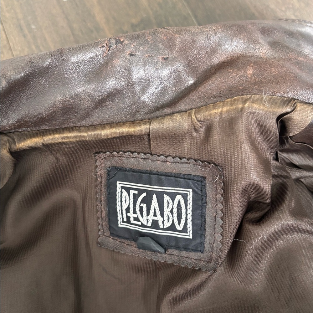 Vintage Women's Brown Leather Jacket - Picture 10 of 10